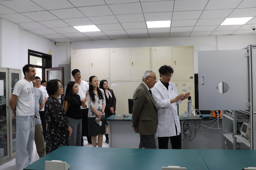 跨越山海 共话创新｜乌兹别克斯坦科学院院士Kadir G. Gulamov来理学院开展学术交流